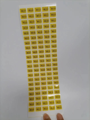 Extra kleine zelfklevende streepjescodelabels voor elektronische componenten printplaat