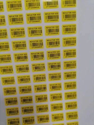 Extra kleine zelfklevende streepjescodelabels voor elektronische componenten printplaat